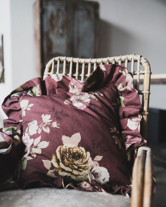 Cuscino con volant bourdeaux