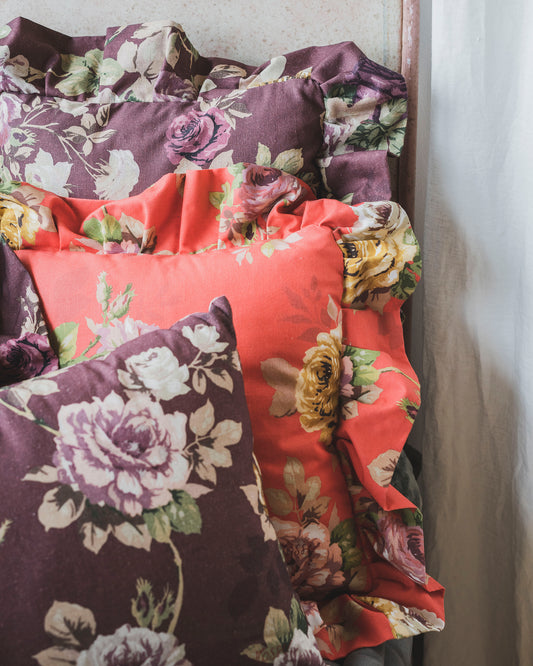 Cuscino con volant rosso