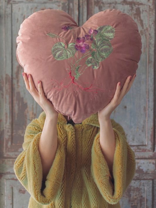 Cuscino a cuore rosa - retro rosso